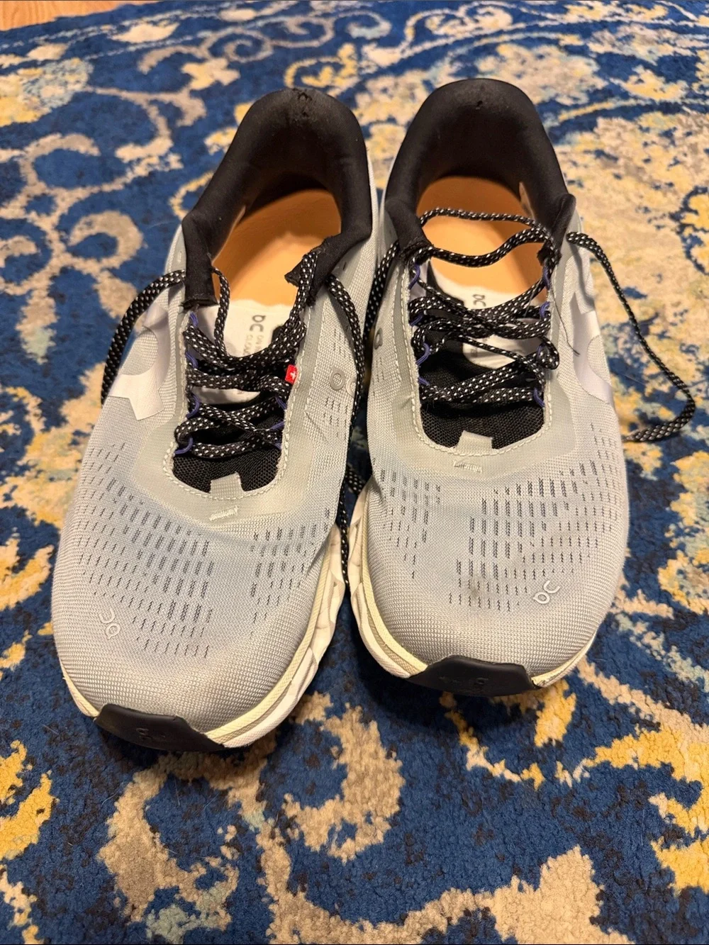 On running cloudswifts women’s size 11 they are a light grayish green